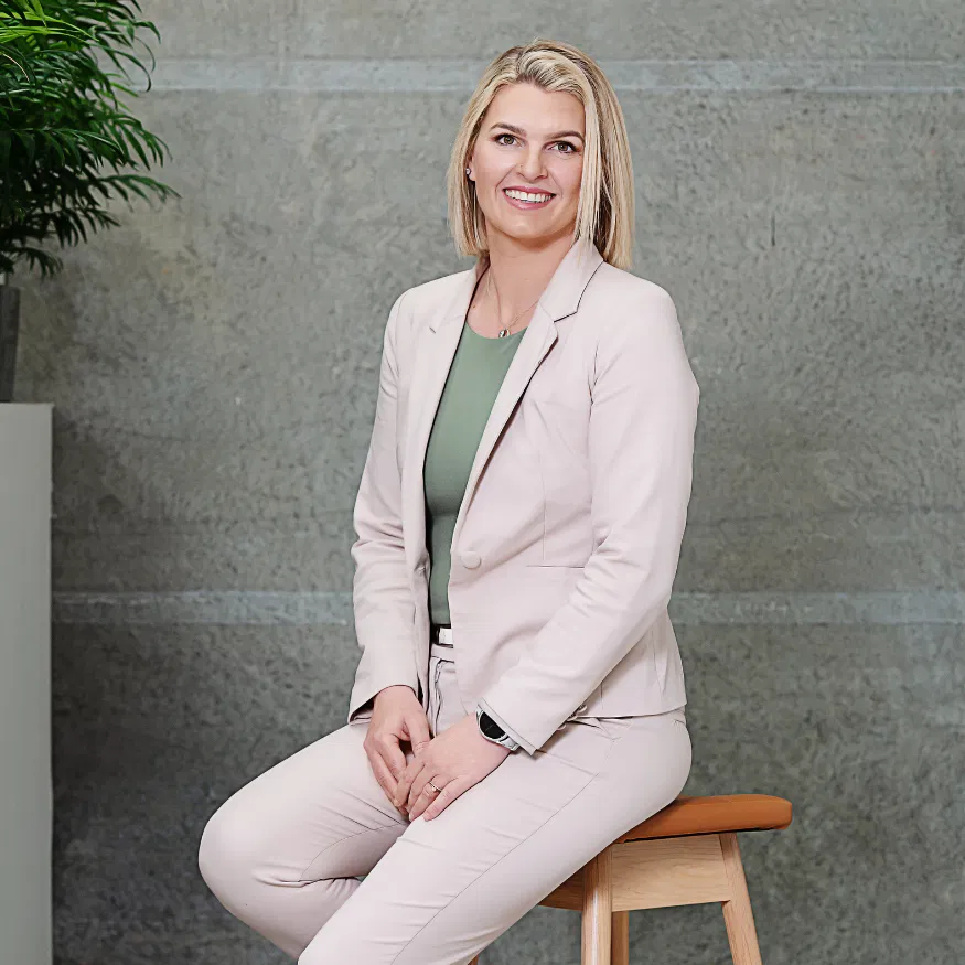 Ellie Purton - Real Estate Agent