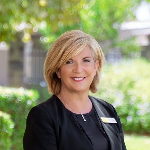 ELAINE LOFTHOUSE Real Estate Agent