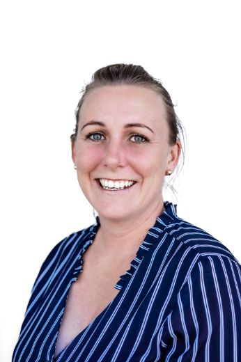 Emma  Smith - Real Estate Agent at Daring and Young Property - Townsville