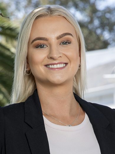 Emma White - Real Estate Agent at Barry Plant Whitehorse