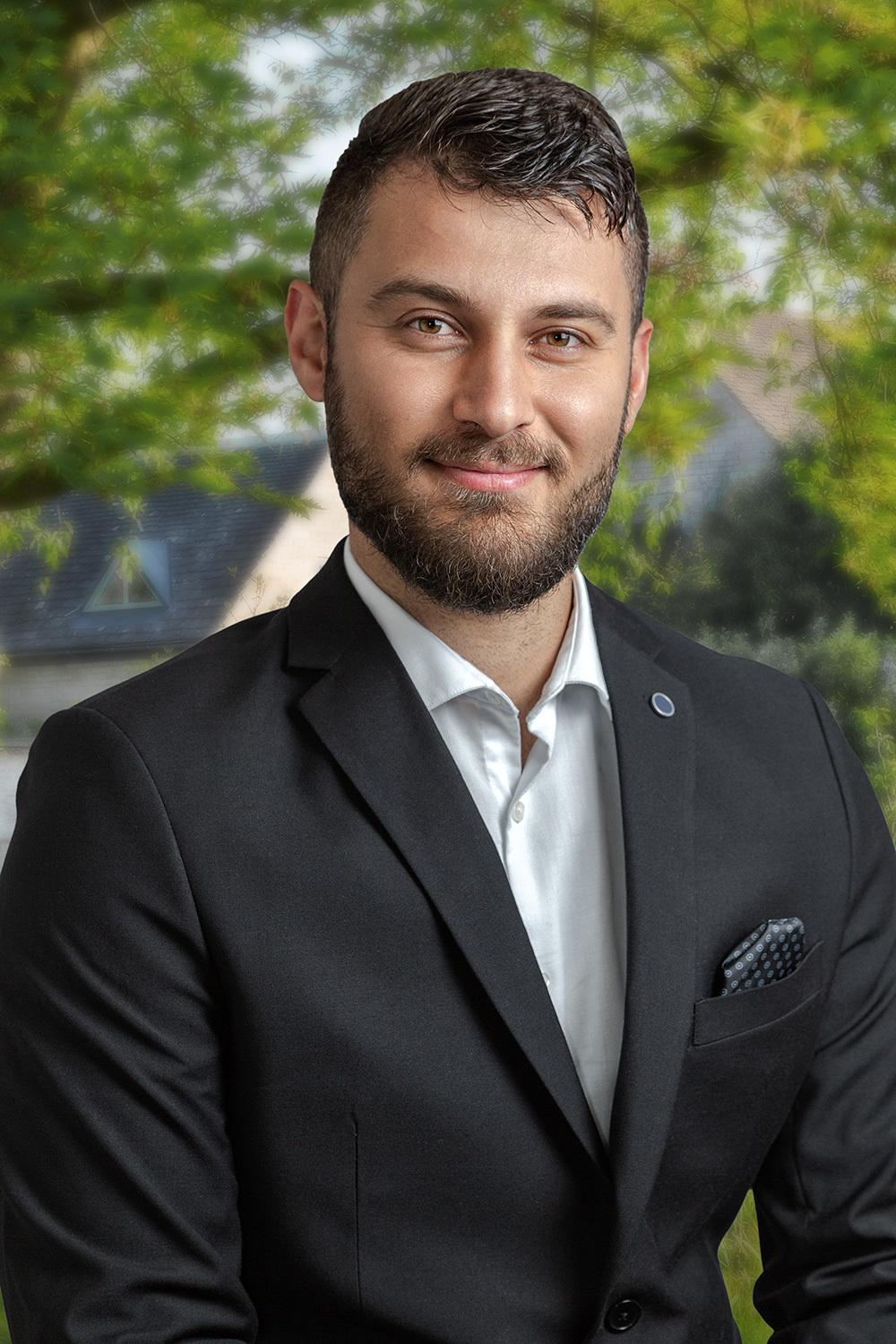 Eren Ozyigit Real Estate Agent