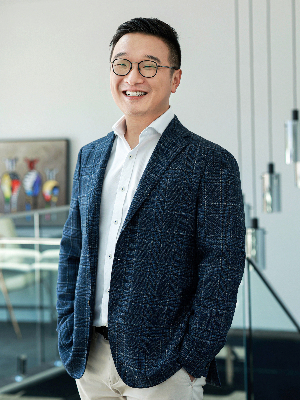 Eric Yining Cao Real Estate Agent