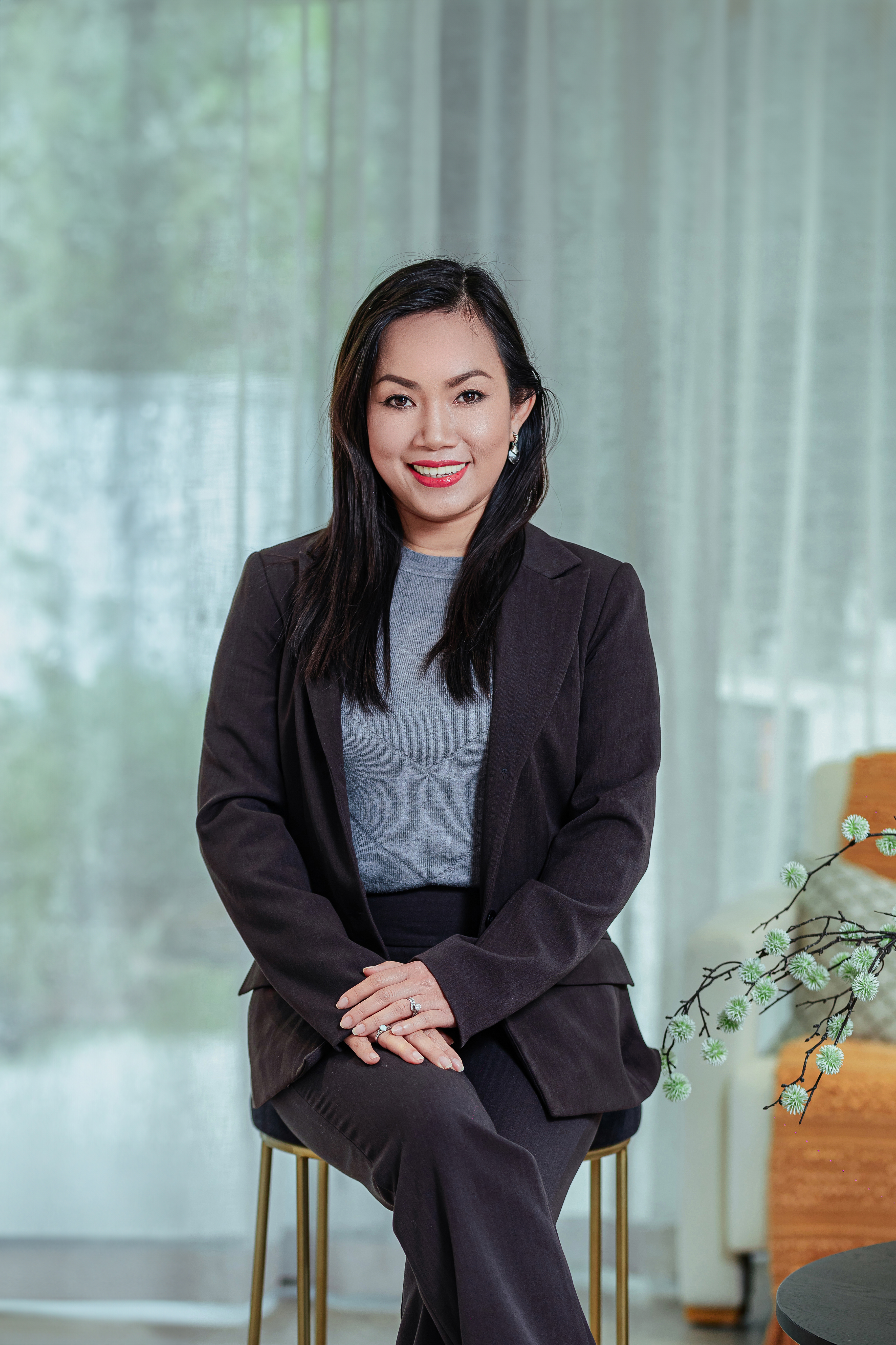 Eva Huong Phan Real Estate Agent