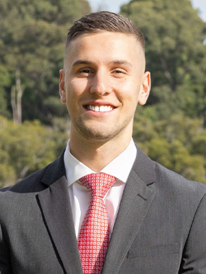 Evan Labrakis Real Estate Agent