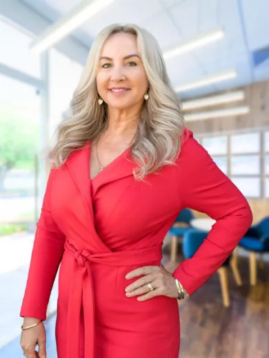 Therese Jones - Real Estate Agent at Hillsea Real Estate - Paradise Point / Runaway Bay / Coombabah