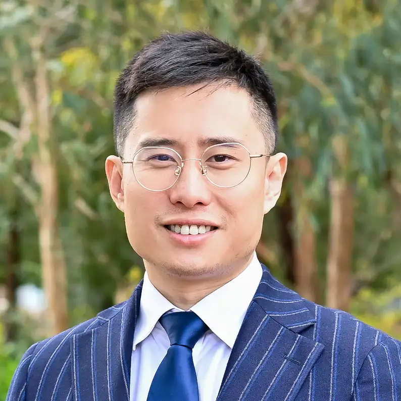 Dennis Shi Real Estate Agent