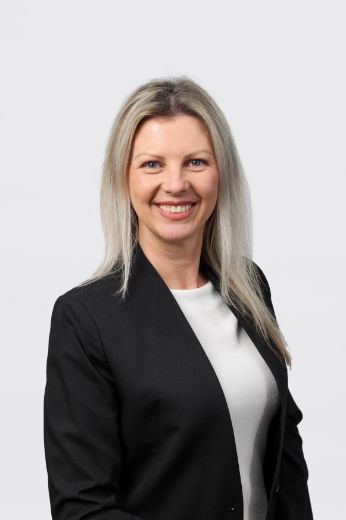 Fabiola Hilgert - Real Estate Agent at Momentum Wealth Residential Property - WEST PERTH