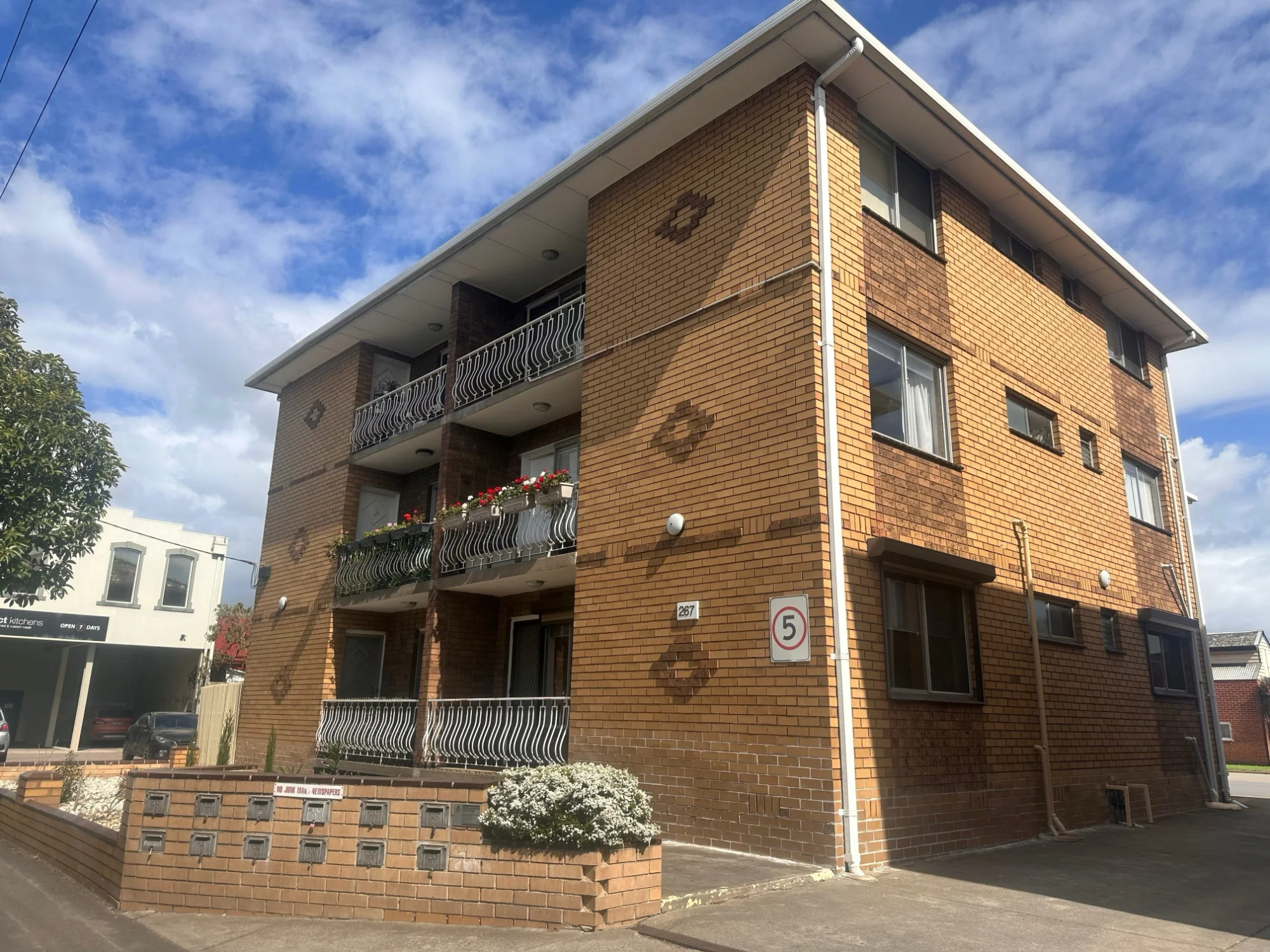 2/267 ASCOT VALE ROAD, Moonee Ponds, Vic 3039