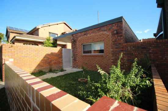 Granny Flat/1 Waratah St, North Strathfield, NSW 2137