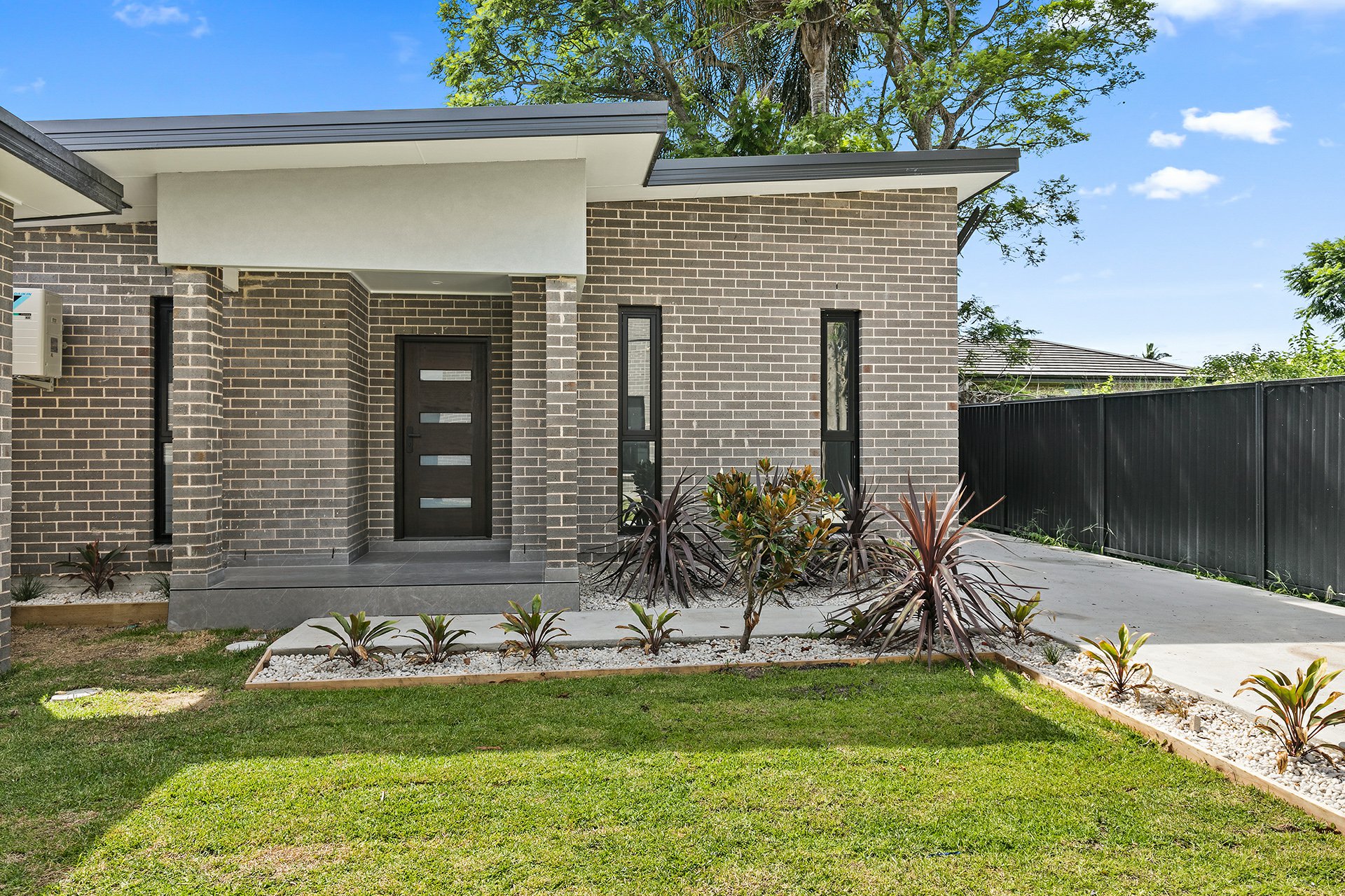 Granny Flat 2/231 Henry Lawson Drive, Hall, NSW 2198 House