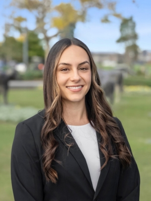 Hannah Strong Real Estate Agent