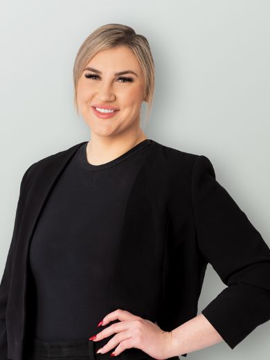 Hannah Thompson - Real Estate Agent at Belle Property - St Kilda