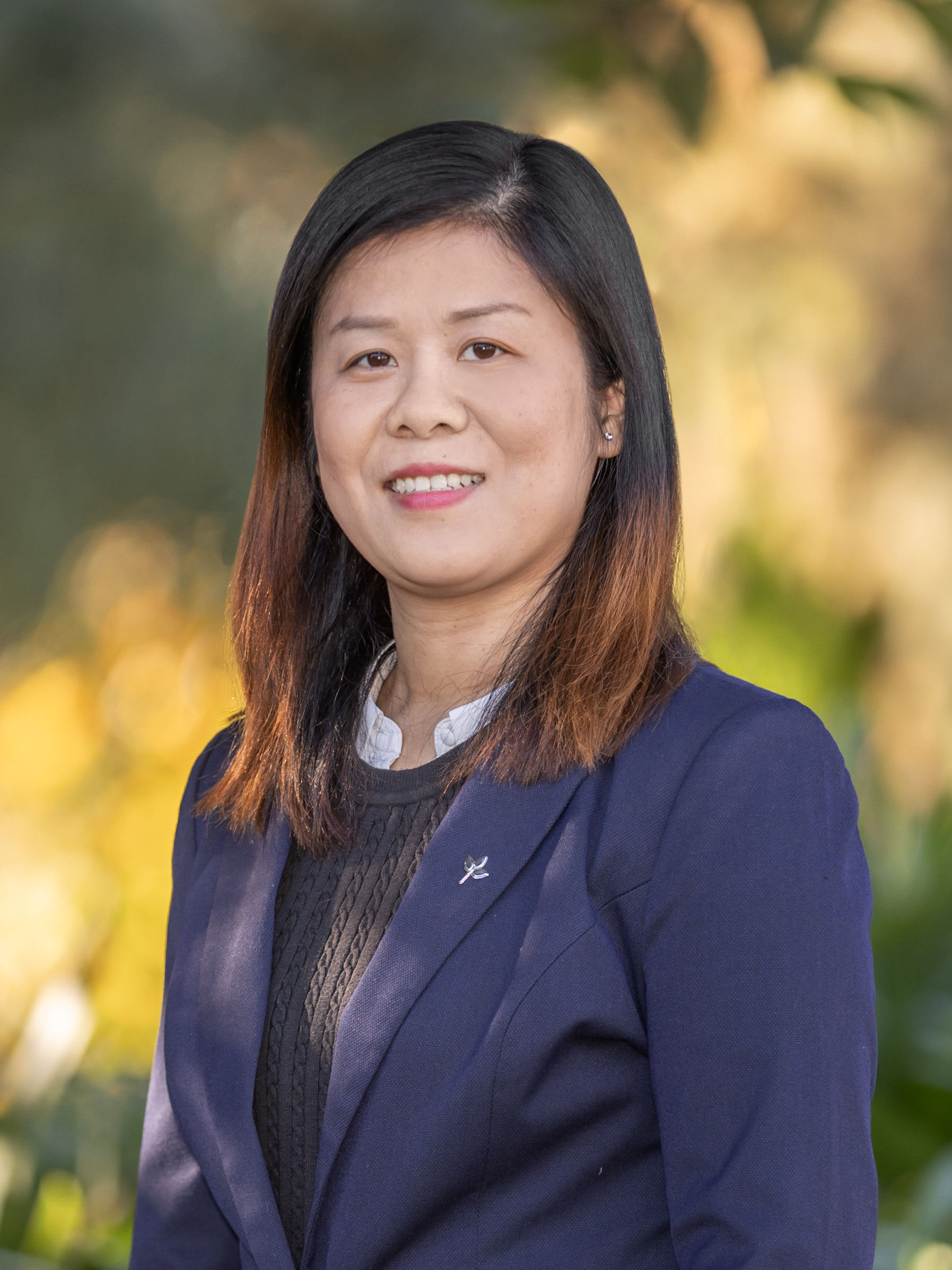 Helen Ly Real Estate Agent