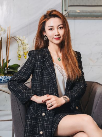 Helen  Zhang - Real Estate Agent at Top Property VIC