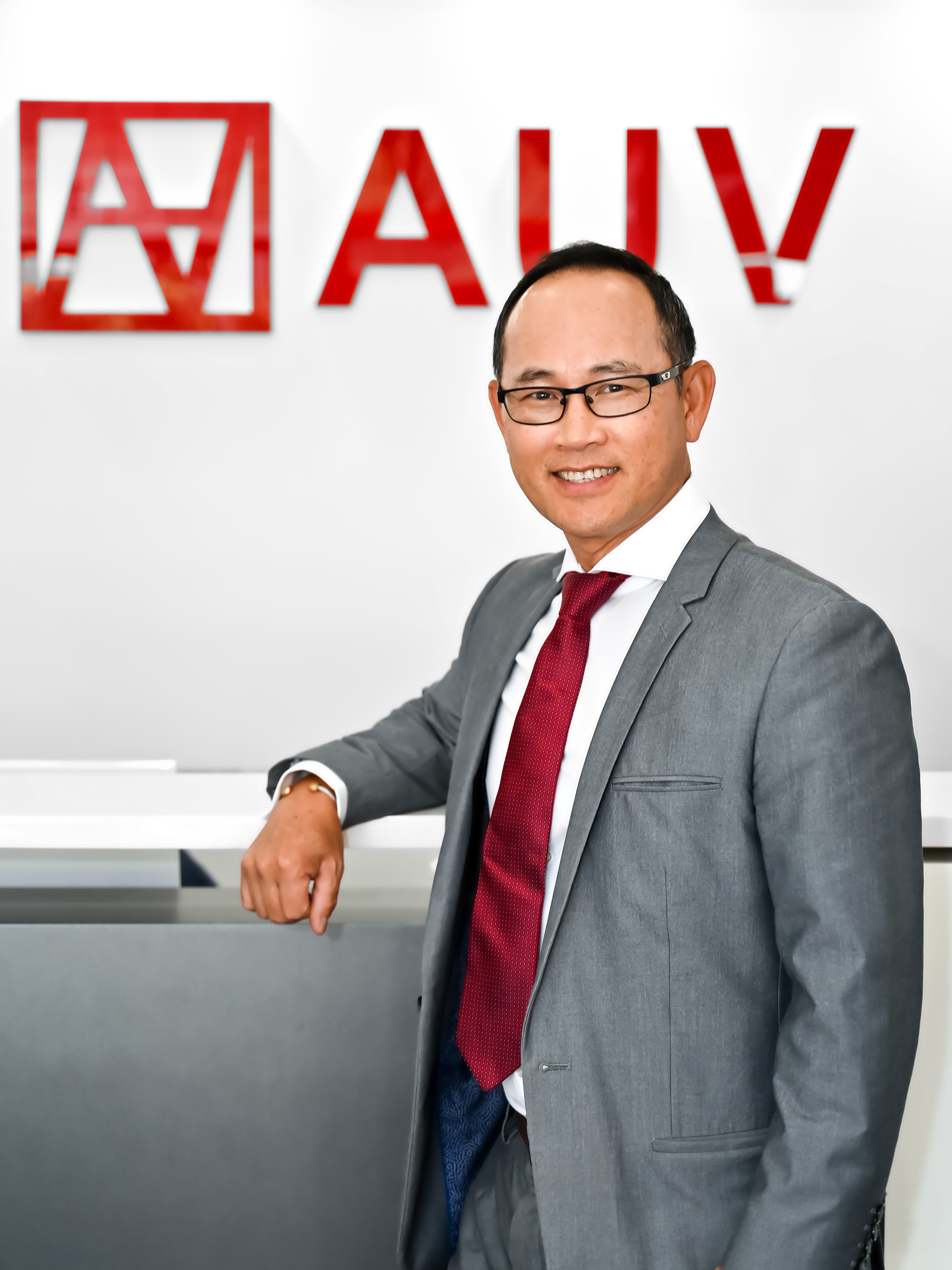 Heng Lim Real Estate Agent