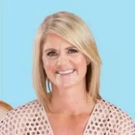 Holly  Komorowski - Real Estate Agent at home.byholly - Canberra