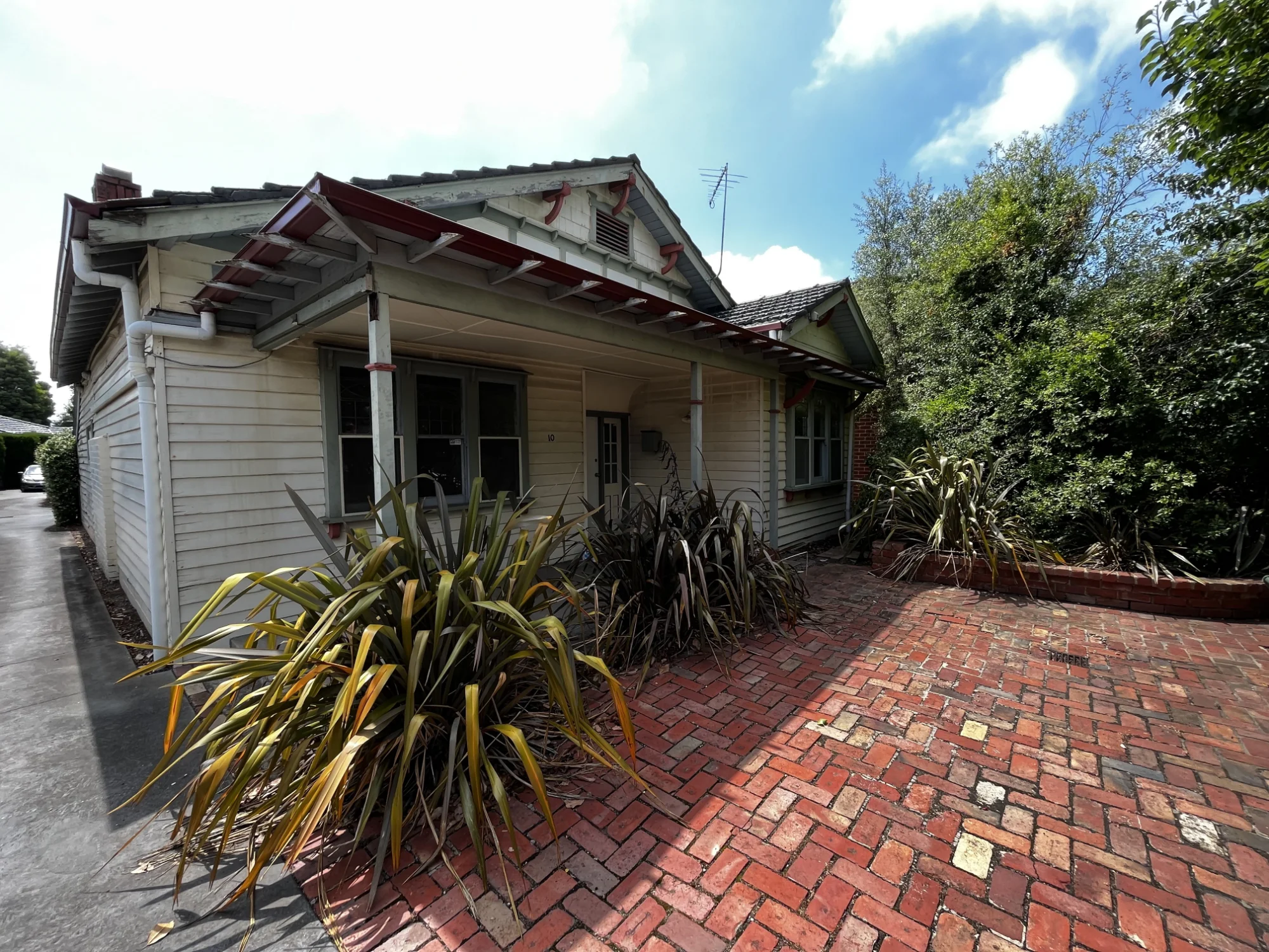 1/10 Watson Grove, Glen Huntly, Vic 3163