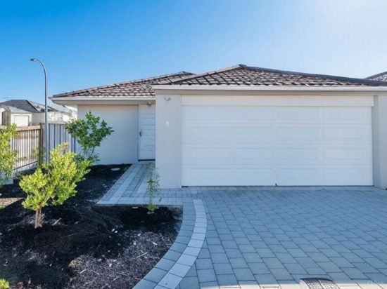 1/2 Positano Crescent, Yangebup, WA 6164