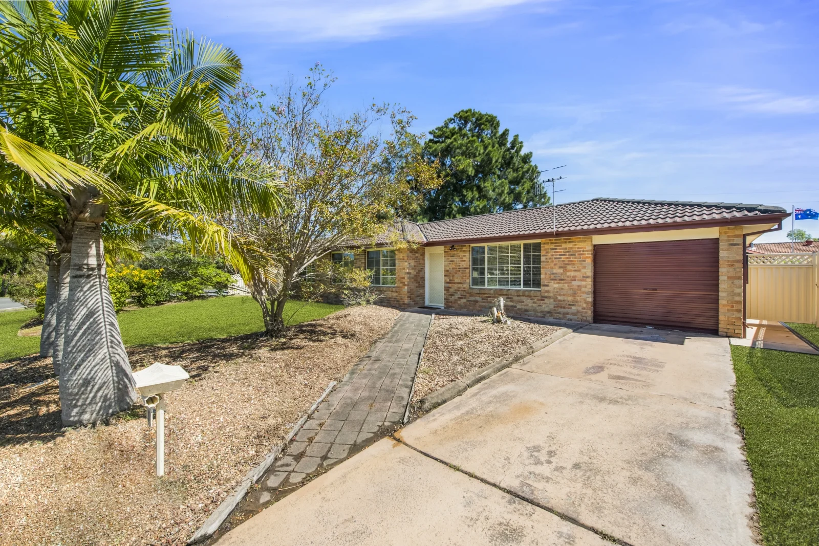 1 Adrian Close, Bateau Bay, NSW 2261