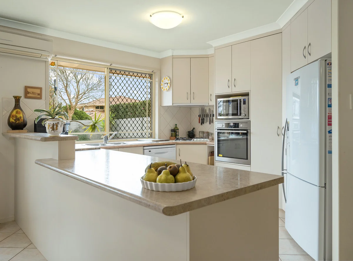 1 Beverley Close, Middle Ridge, Qld 4350