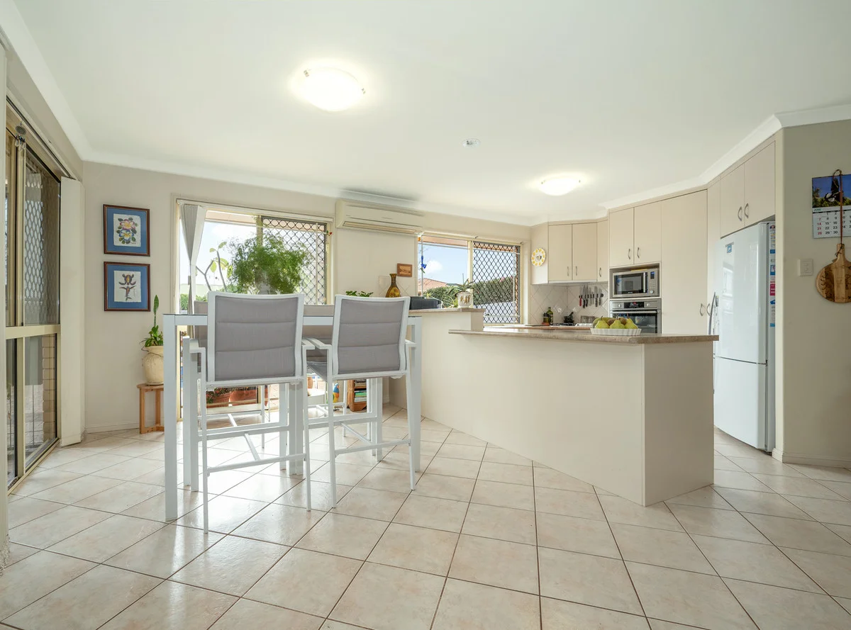 1 Beverley Close, Middle Ridge, Qld 4350
