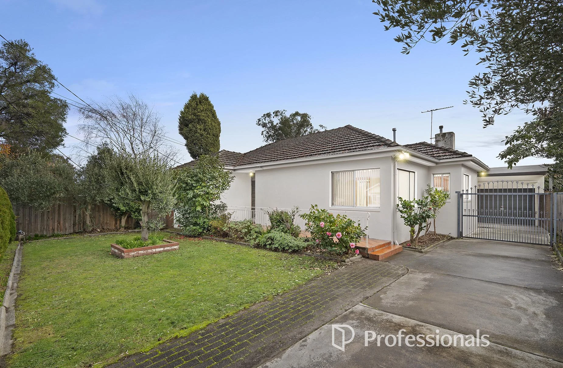 1 Carinya Road, Vermont, Vic 3133