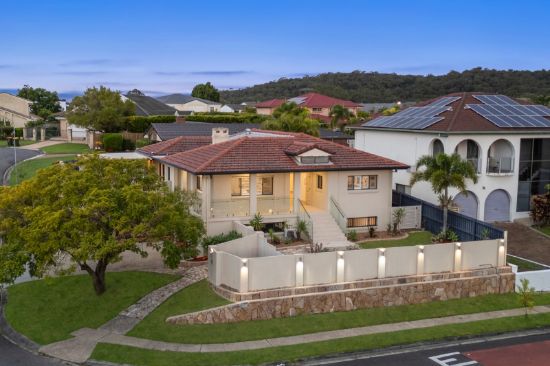 1 Crookston Court, Carindale, Qld 4152