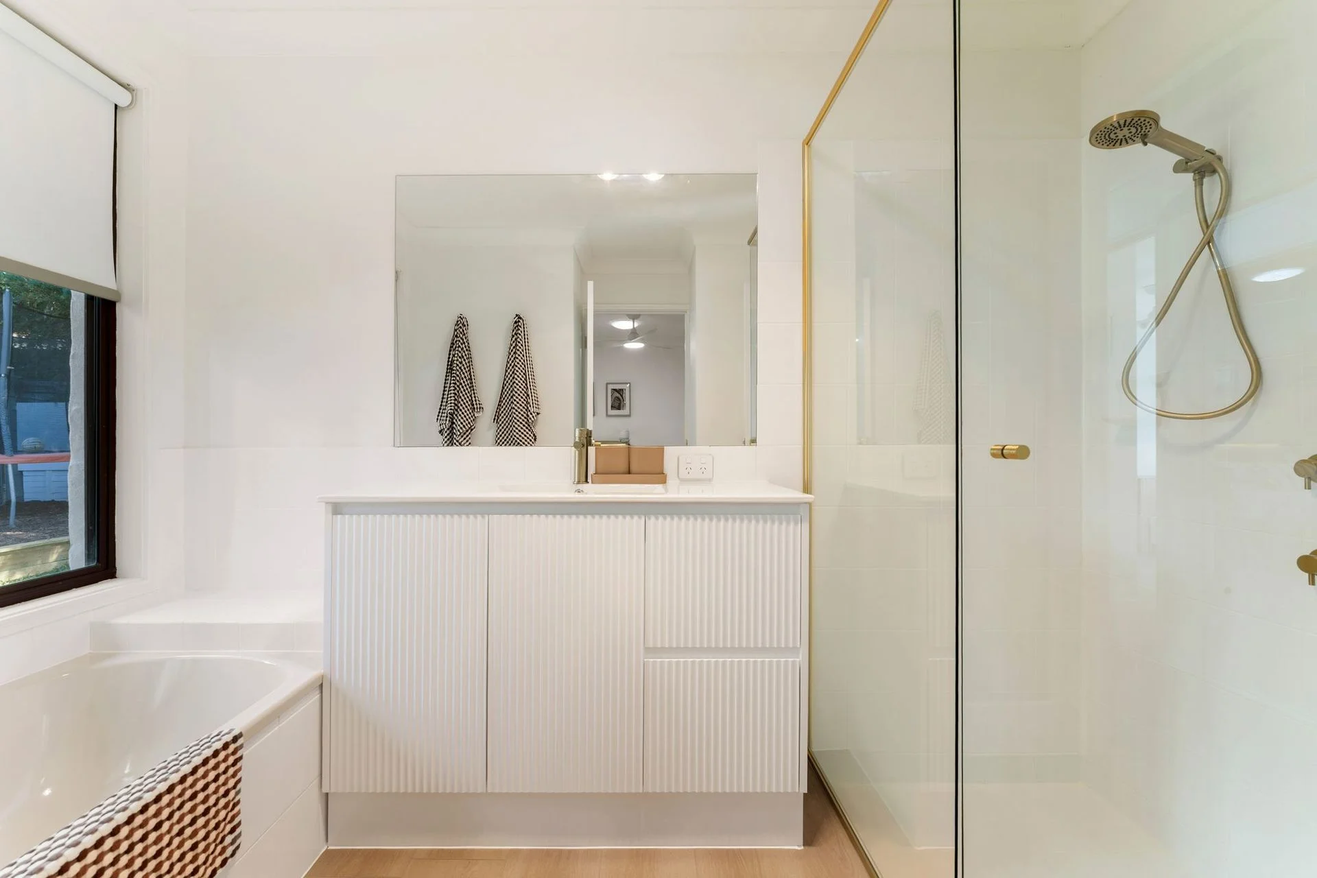 1 Dromana Crescent, Helensvale, Qld 4212