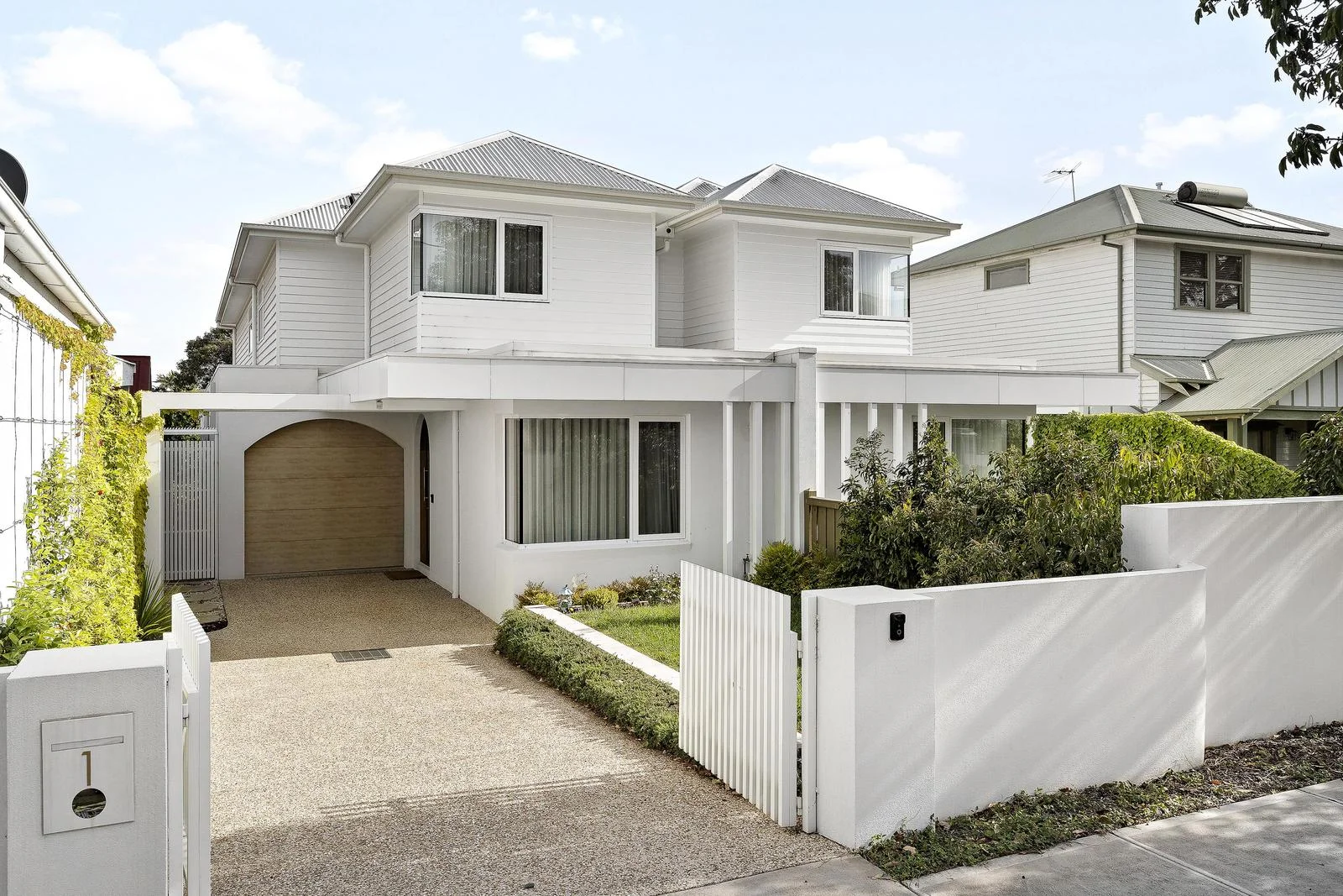 1 Holyrood Avenue, Strathmore, Vic 3041