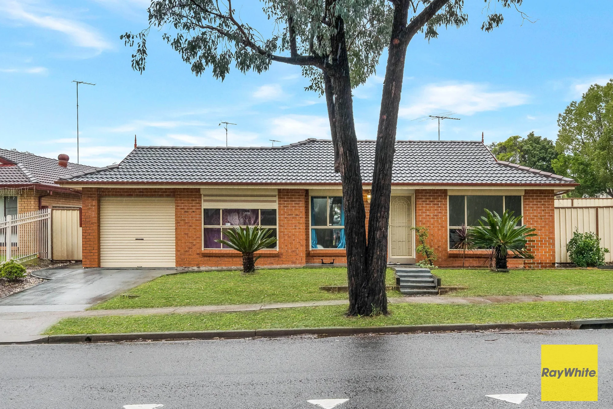 1 Keppel Circuit, Hinchinbrook, NSW 2168