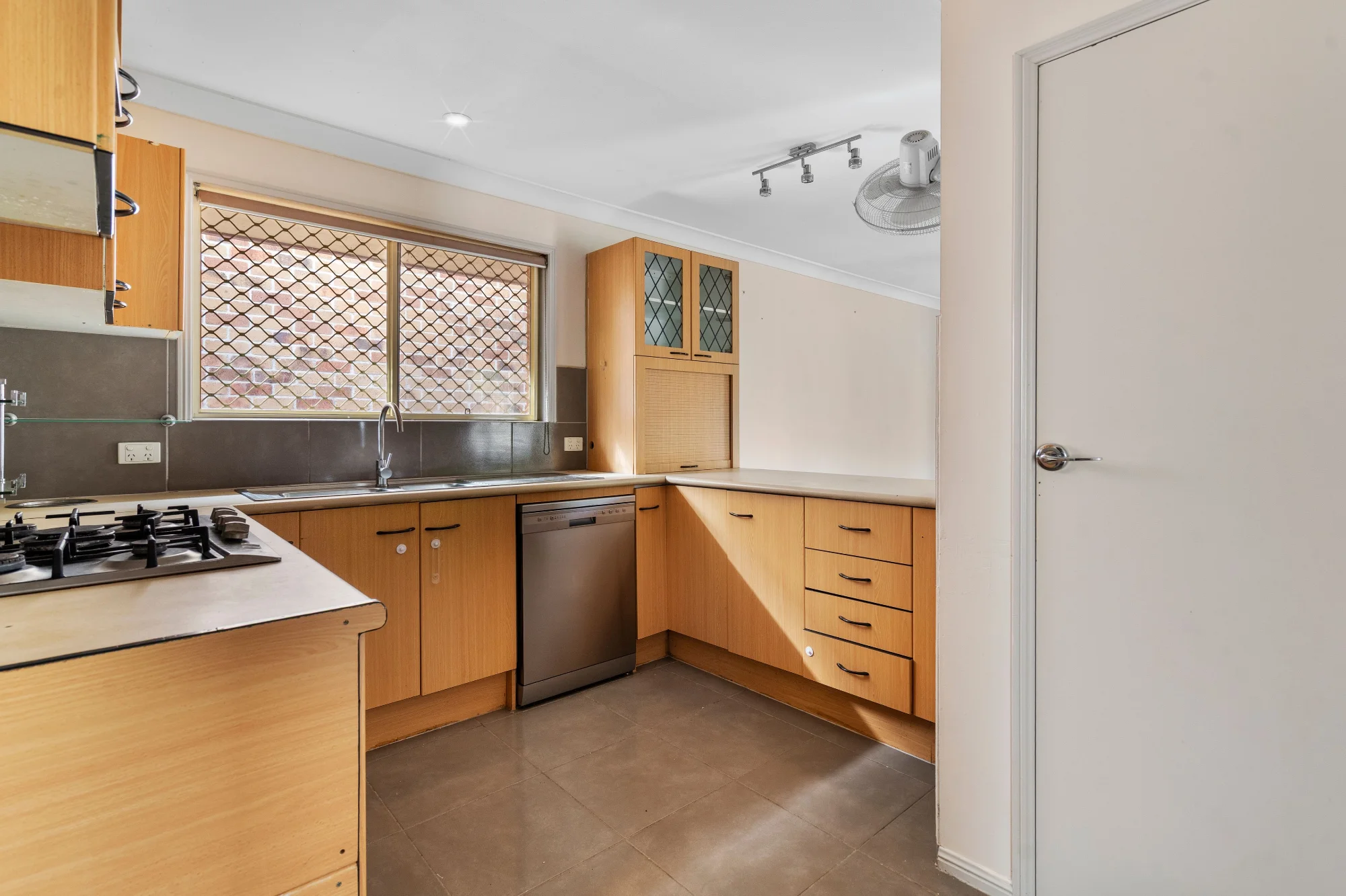 1 Larra Court, Forest Lake QLD 4078