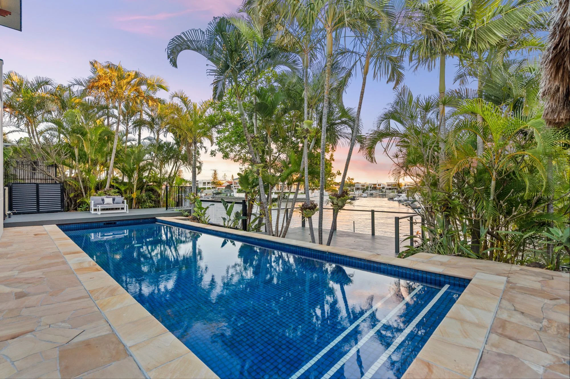 1 Savoy Drive, Broadbeach Waters QLD 4218