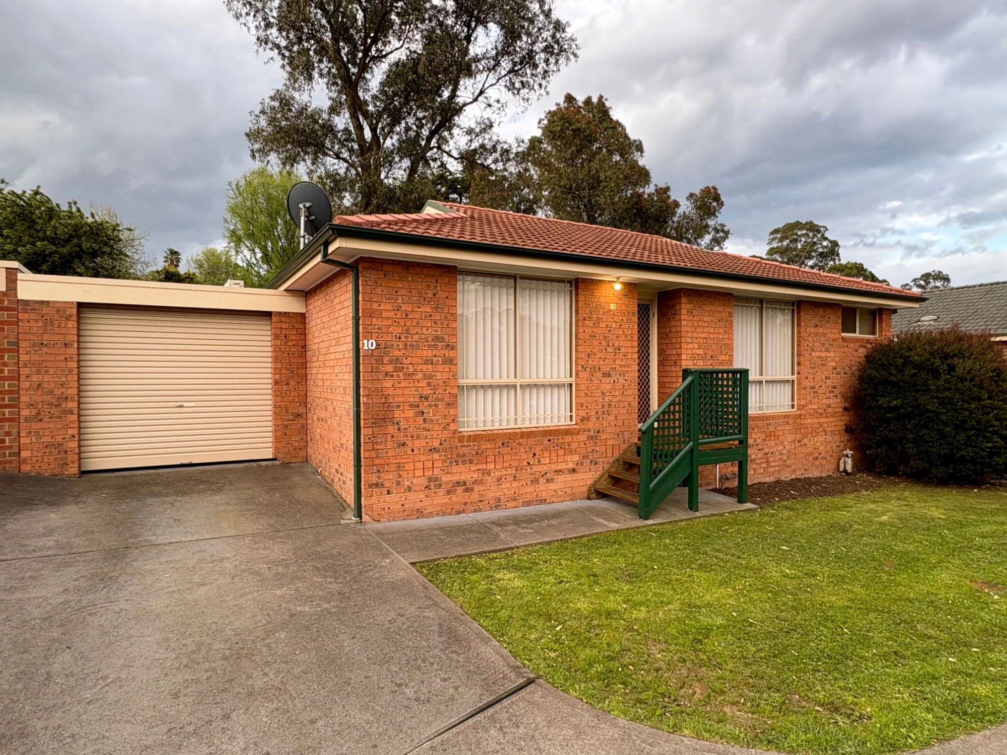 10/3 Gumleaf Place, Drouin VIC 3818