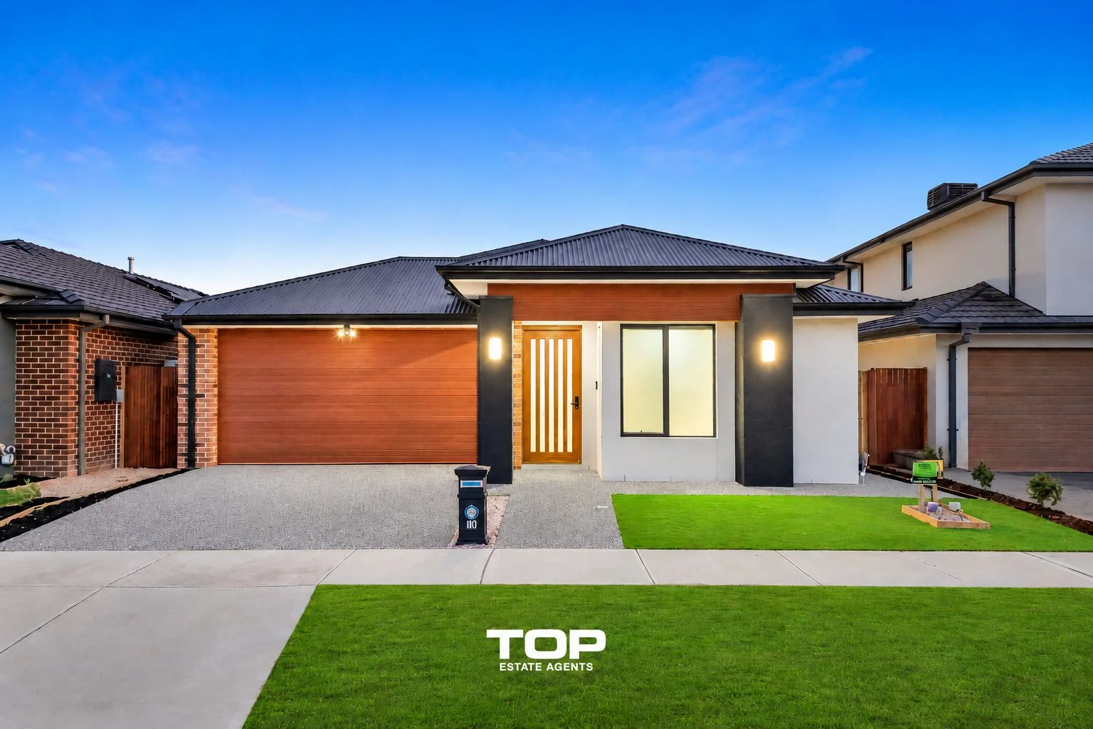 10 Castlecove Street, Clyde North, Vic 3978