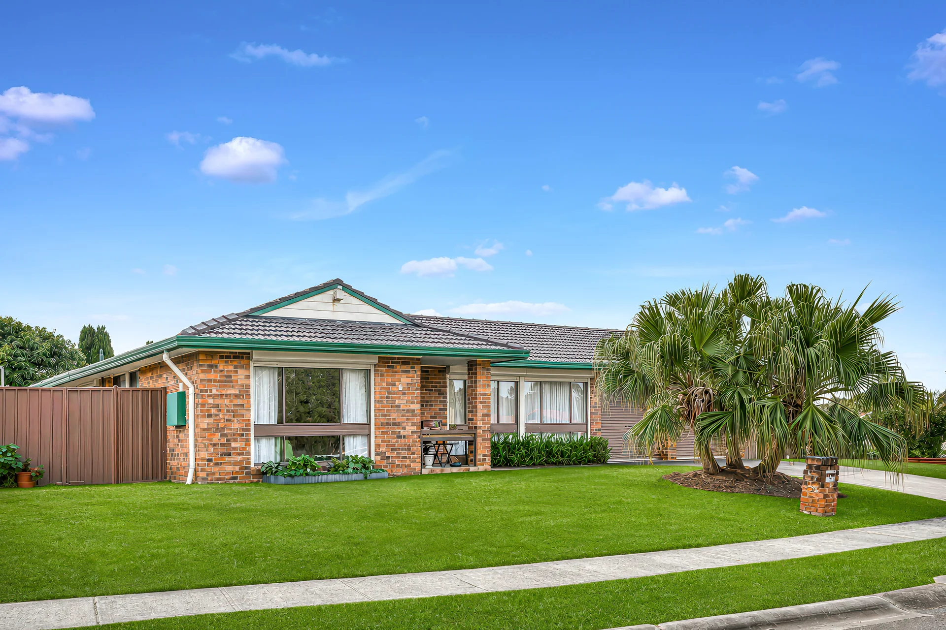 10 Chickasaw Crescent, Greenfield Park, NSW 2176