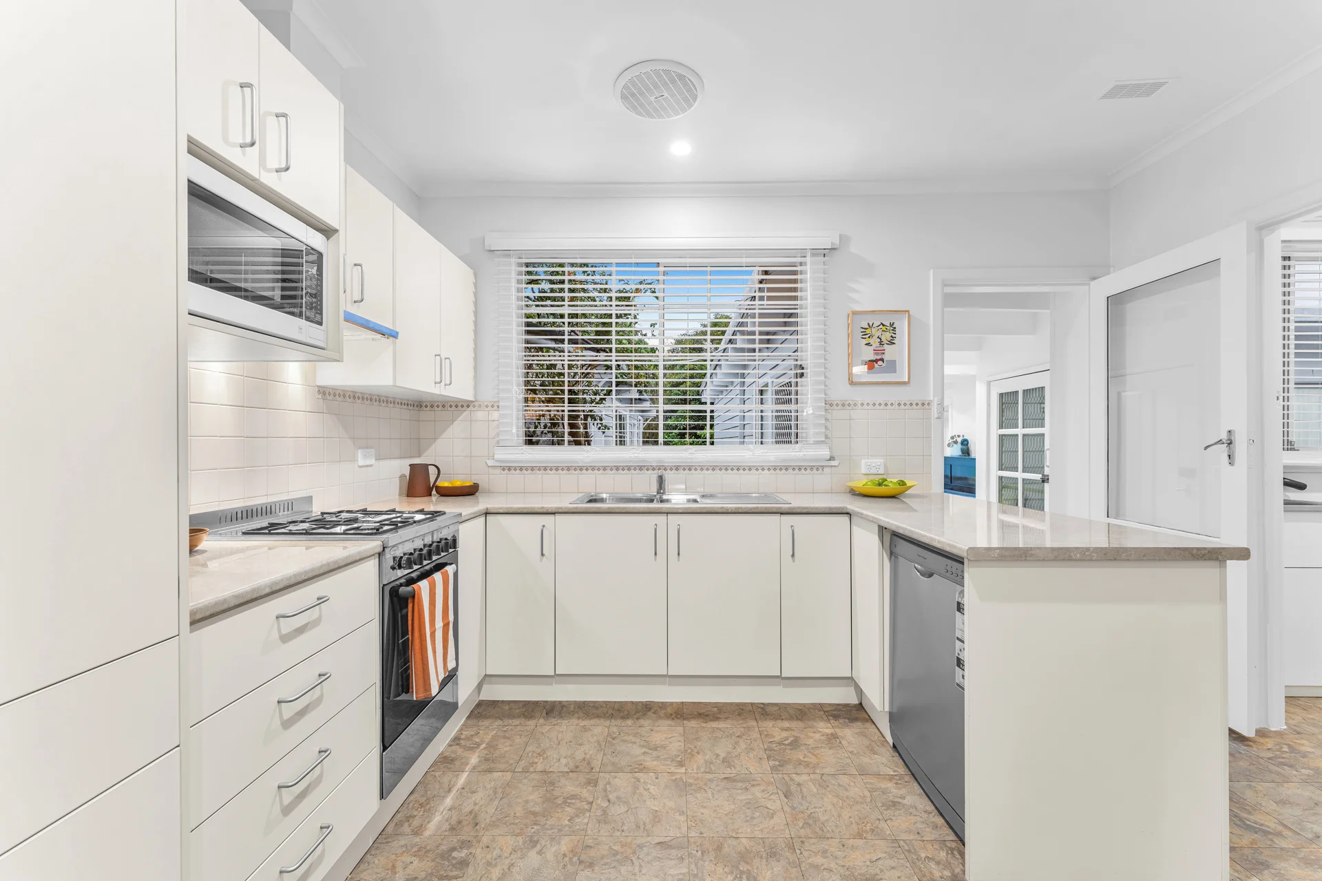 10 Cypress Grove, Dandenong North, Vic 3175