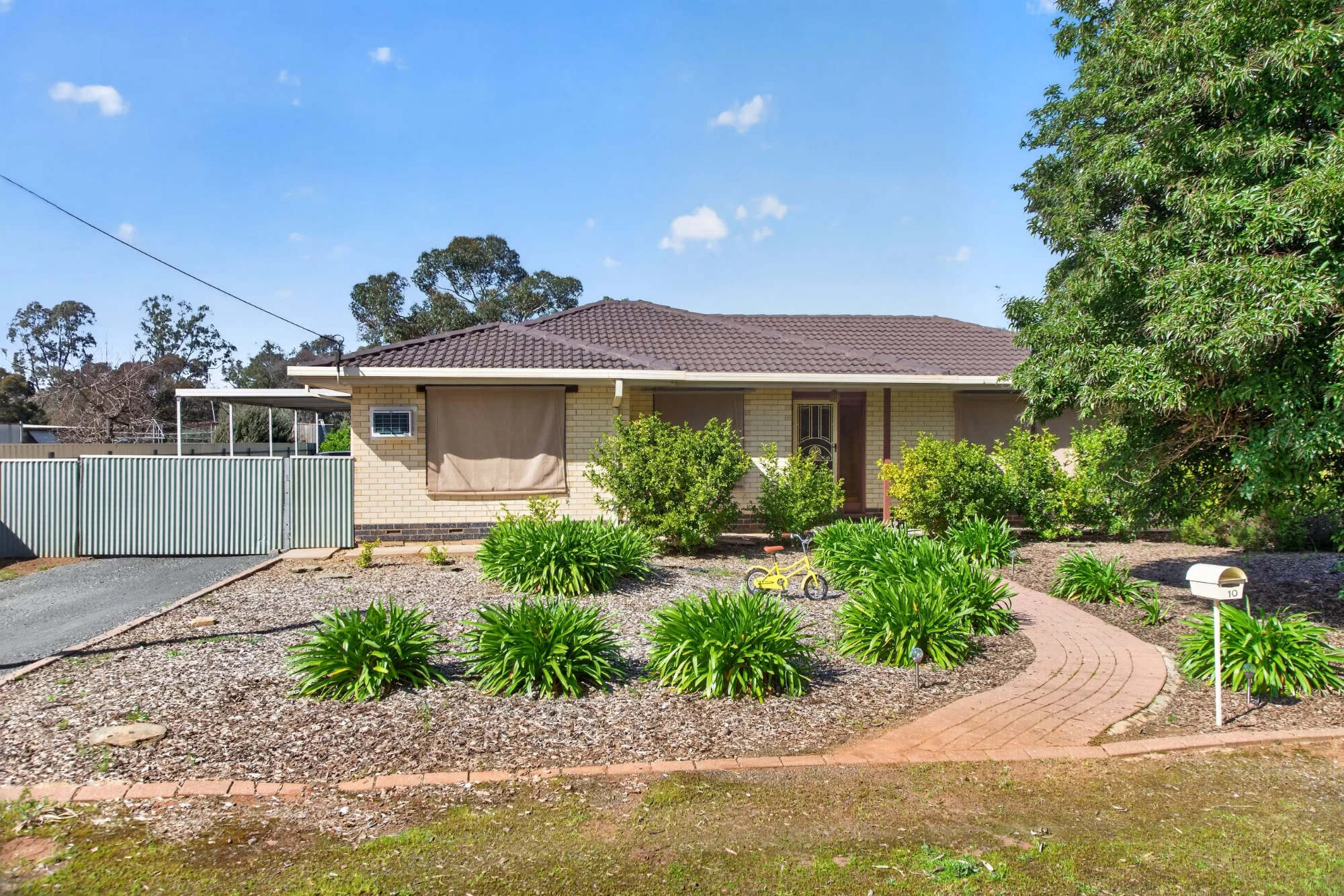 10 Dixon Road, Buchfelde SA 5118