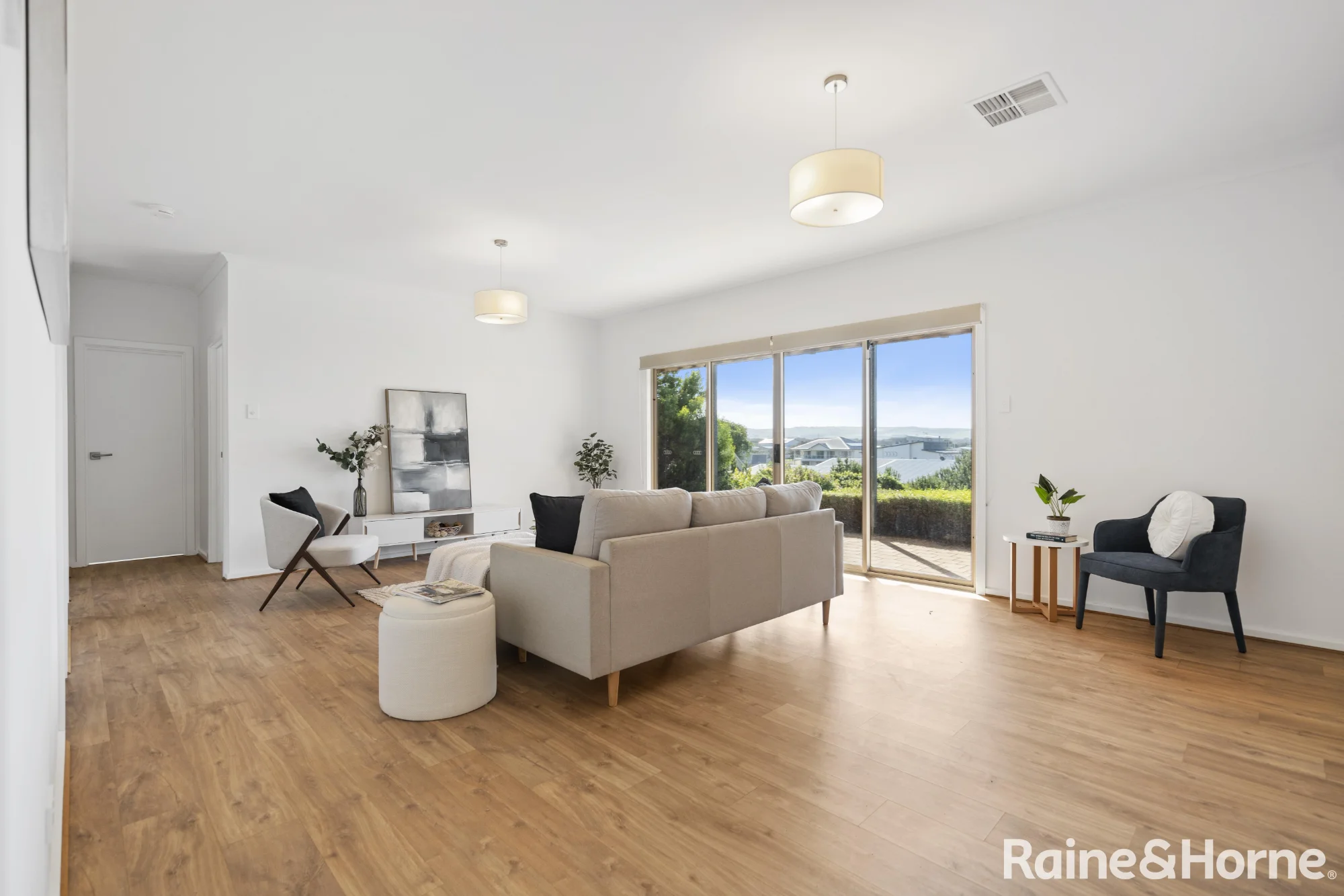 10 Hero Avenue, Middleton, SA 5213