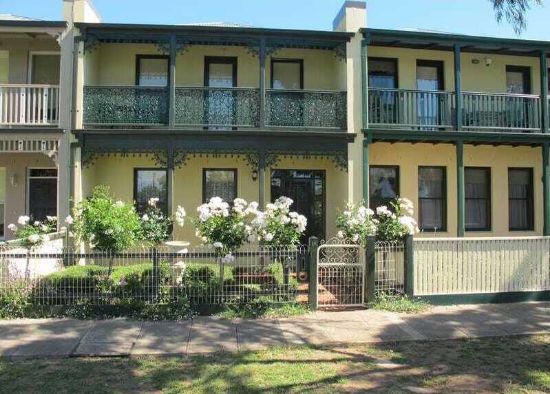 10 John Liston Drive, Newport, Vic 3015