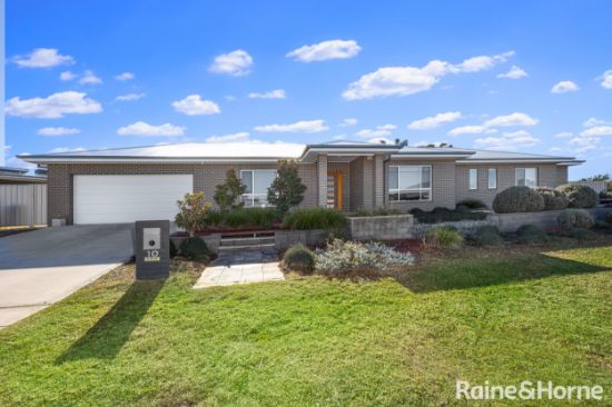 10 Kentucky Crescent, Gobbagombalin, NSW 2650