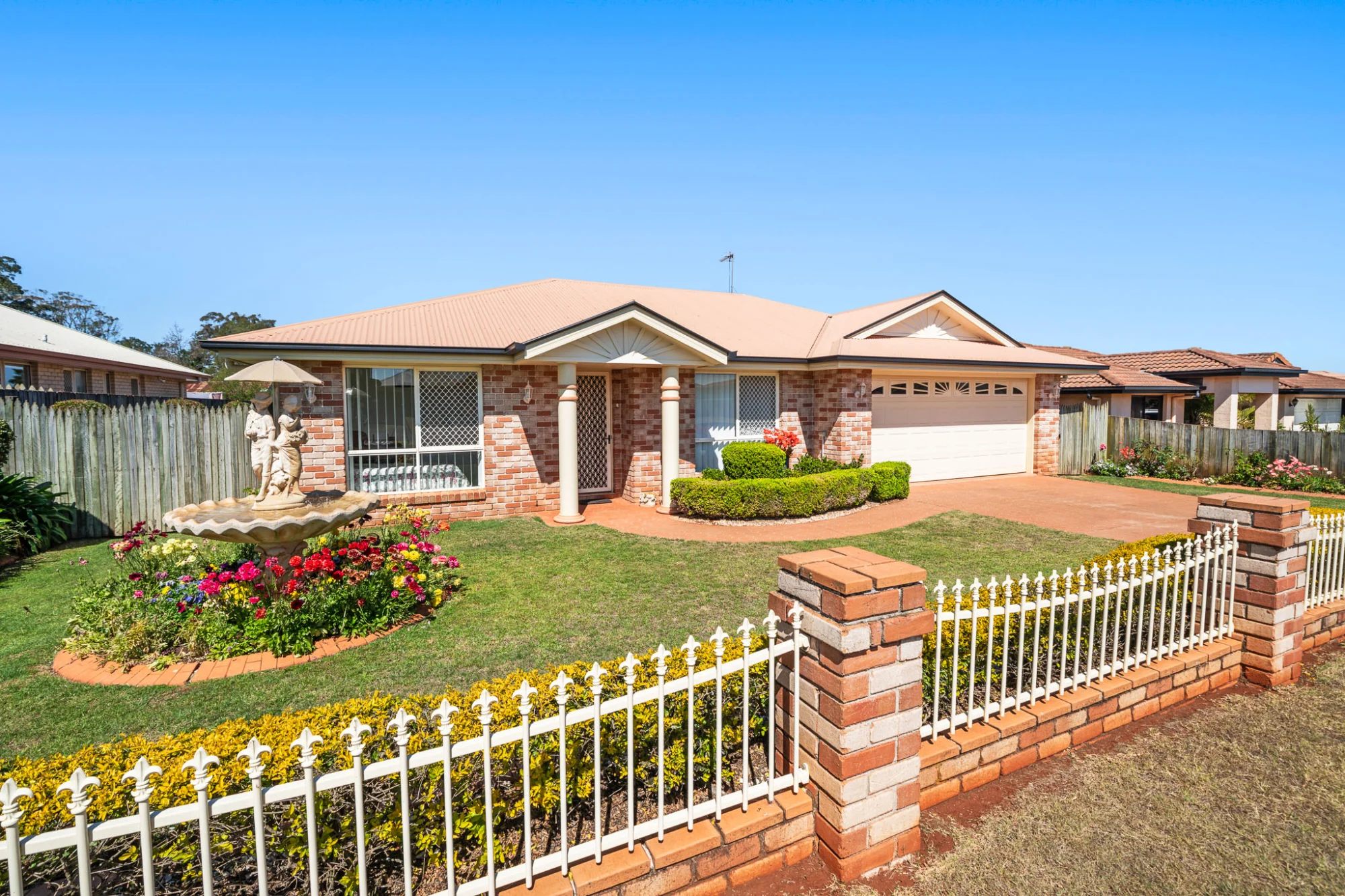 10 Macrossan Street, Cranley, Qld 4350