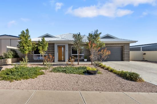 10 Murrin Street, Moonta Bay, SA 5558