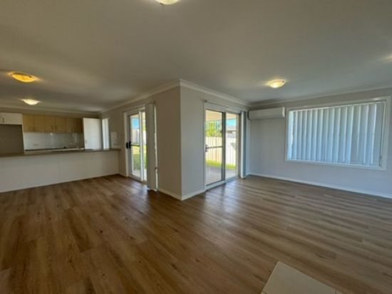 10 Nestor Parade, Wadalba, NSW 2259