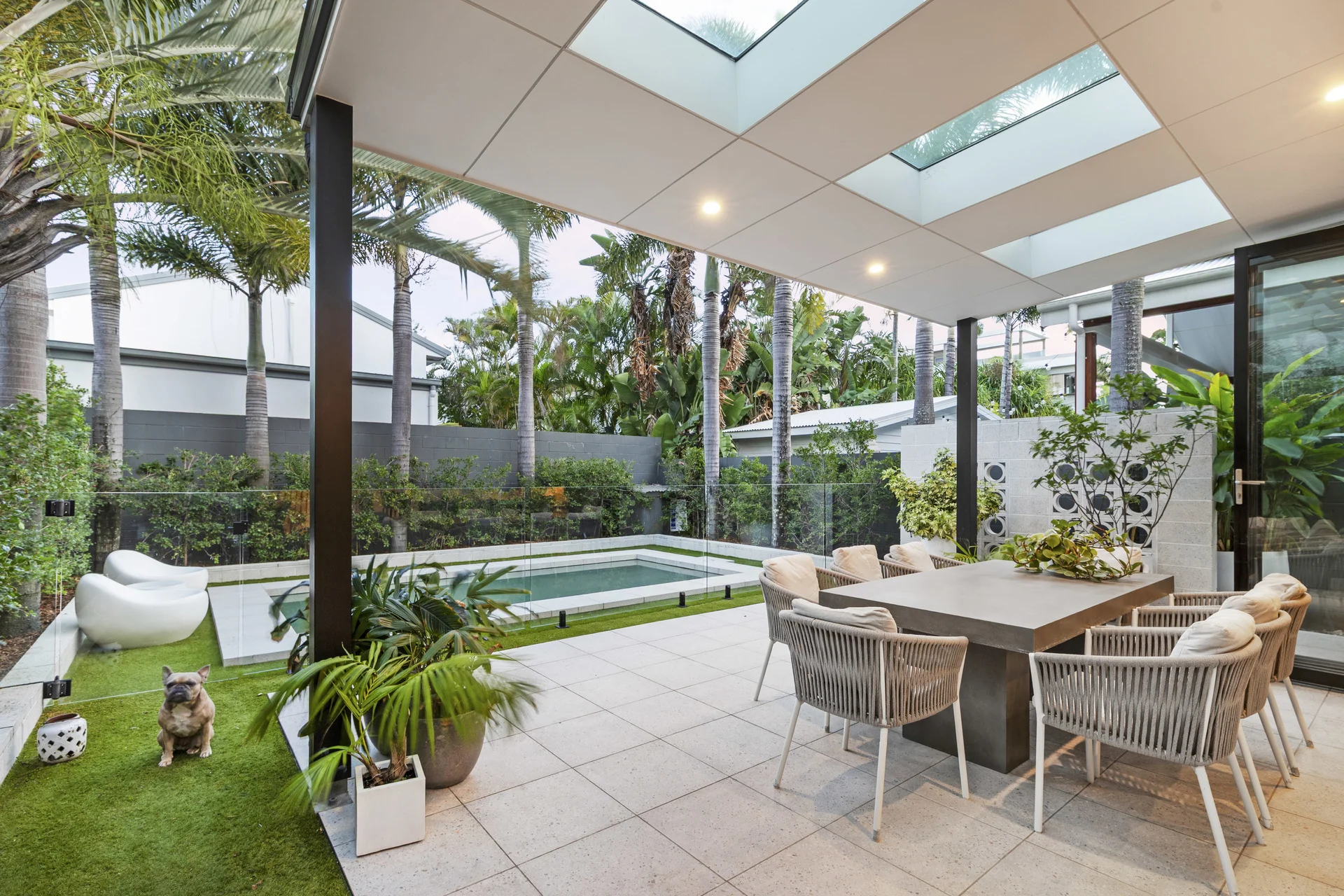 10 Ocean Street, Mermaid Beach, Qld 4218