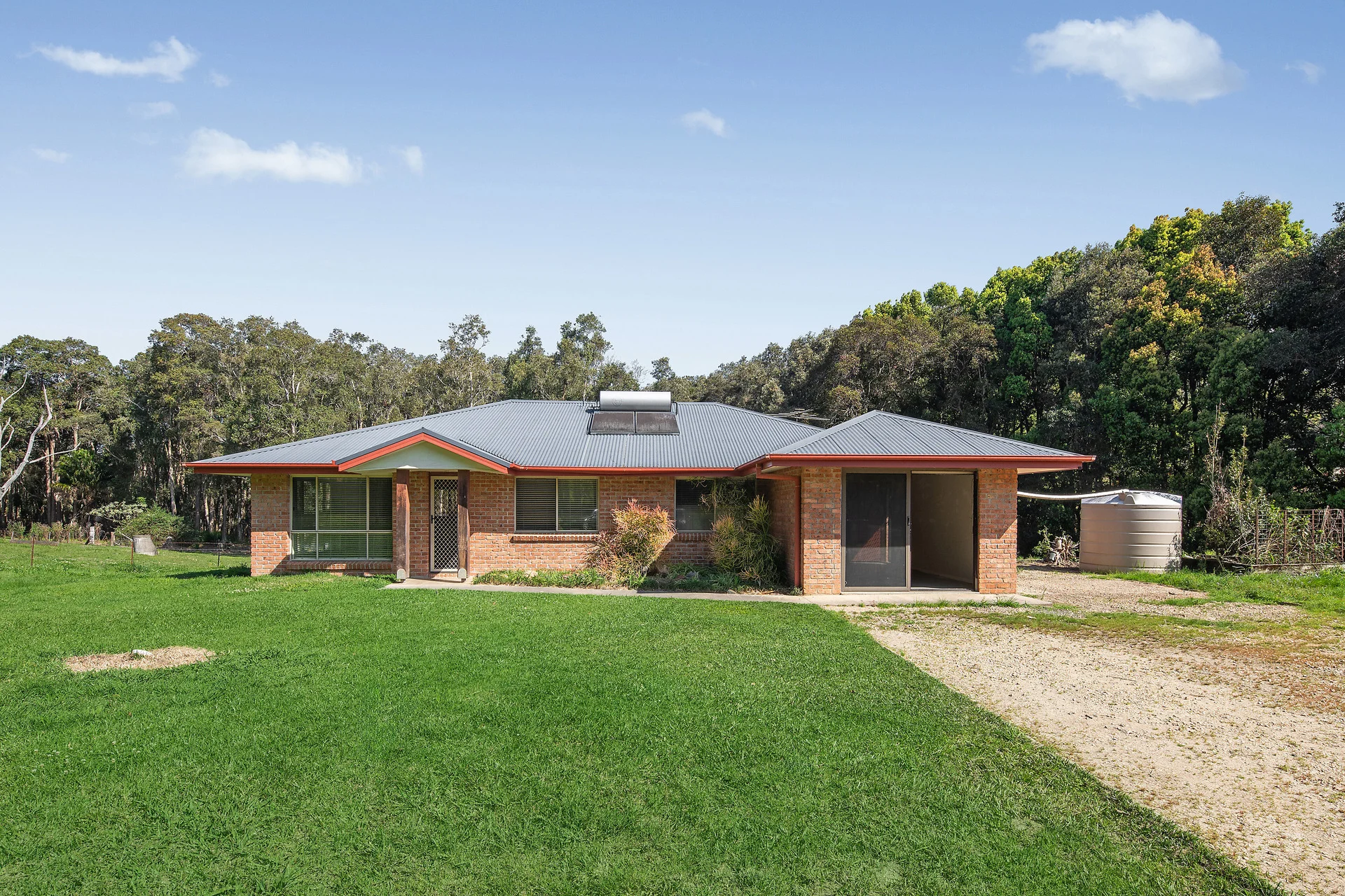 10 Park Street, Macksville, NSW 2447