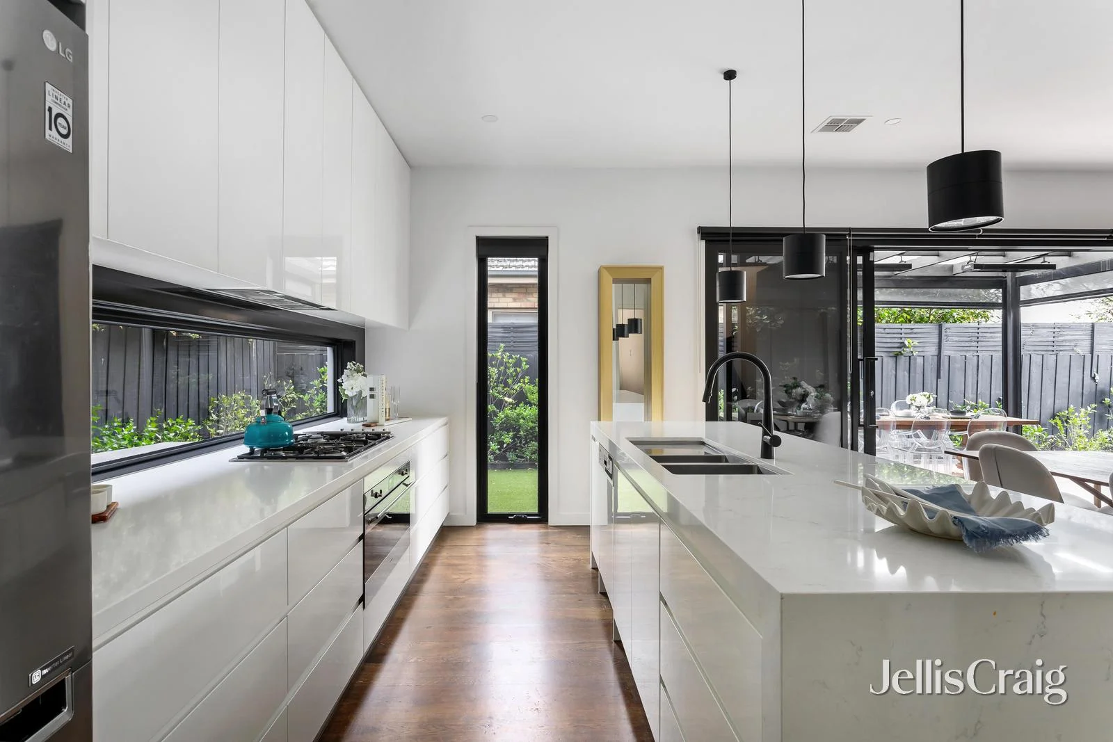 10 Selkirk Avenue, McKinnon, Vic 3204