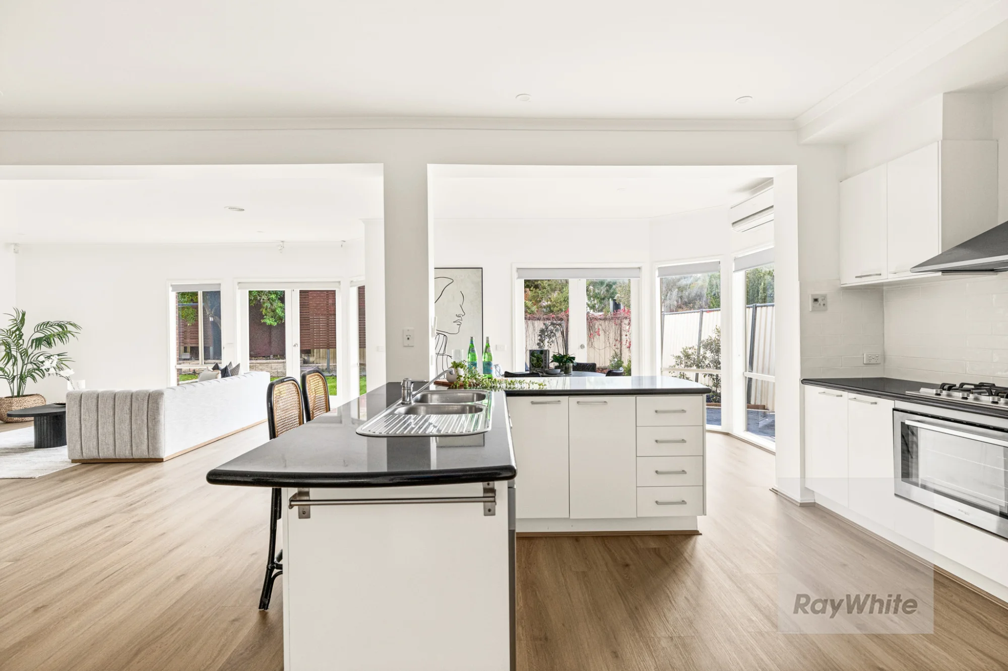 10 Ward Drive, Mill Park, Vic 3082