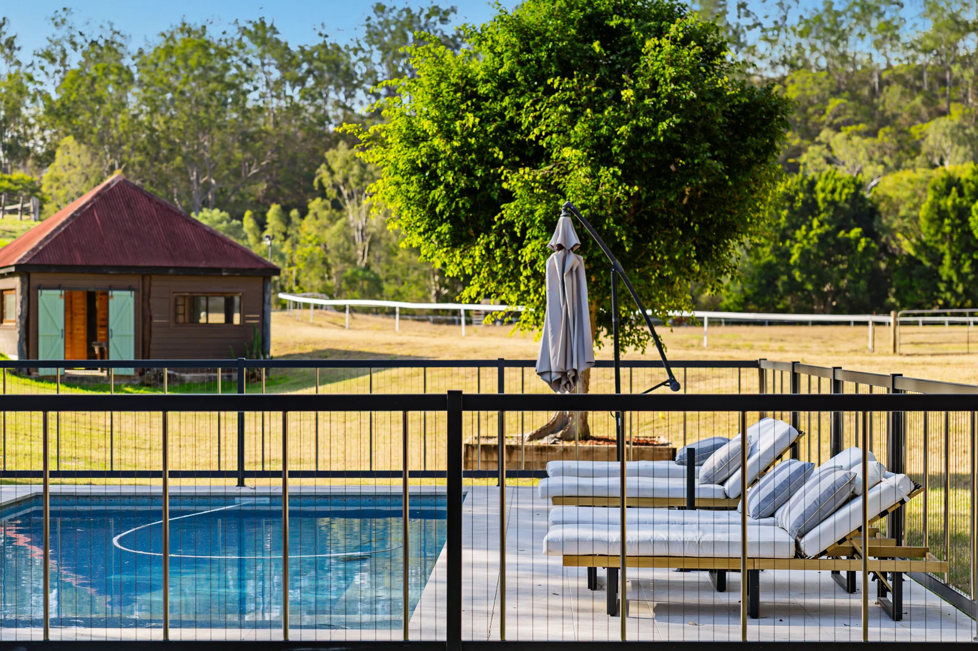 100 Waverley Road, Lake Manchester, Qld 4306