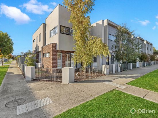 102 Henry Street, Pakenham, Vic 3810