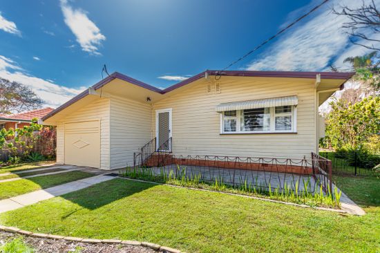 104 King Street, Woody Point, Qld 4019